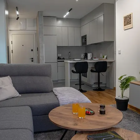 With Free Parking, Balcony & Walk To Center Скопье